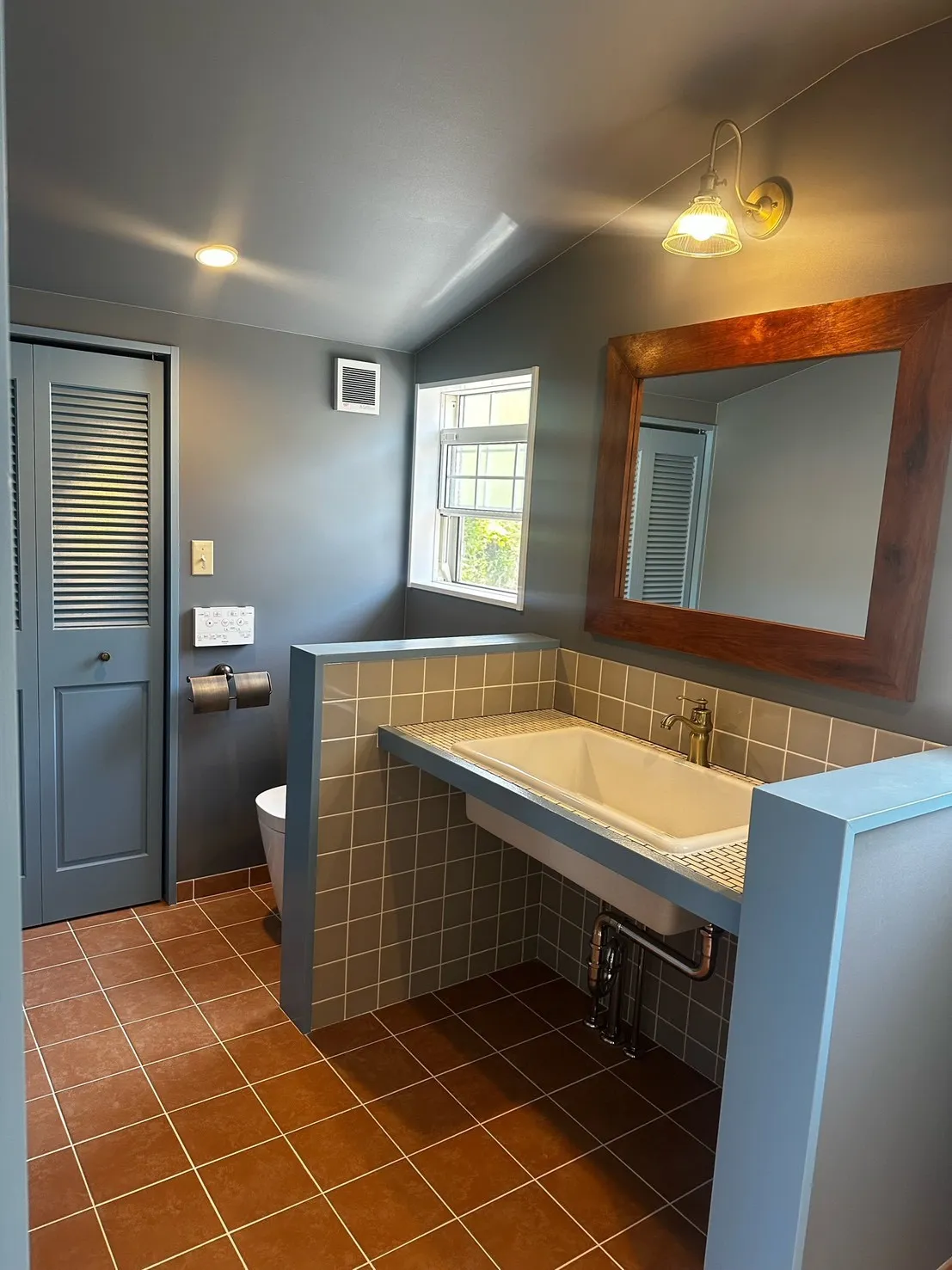 サーフテイストのサニタリールーム