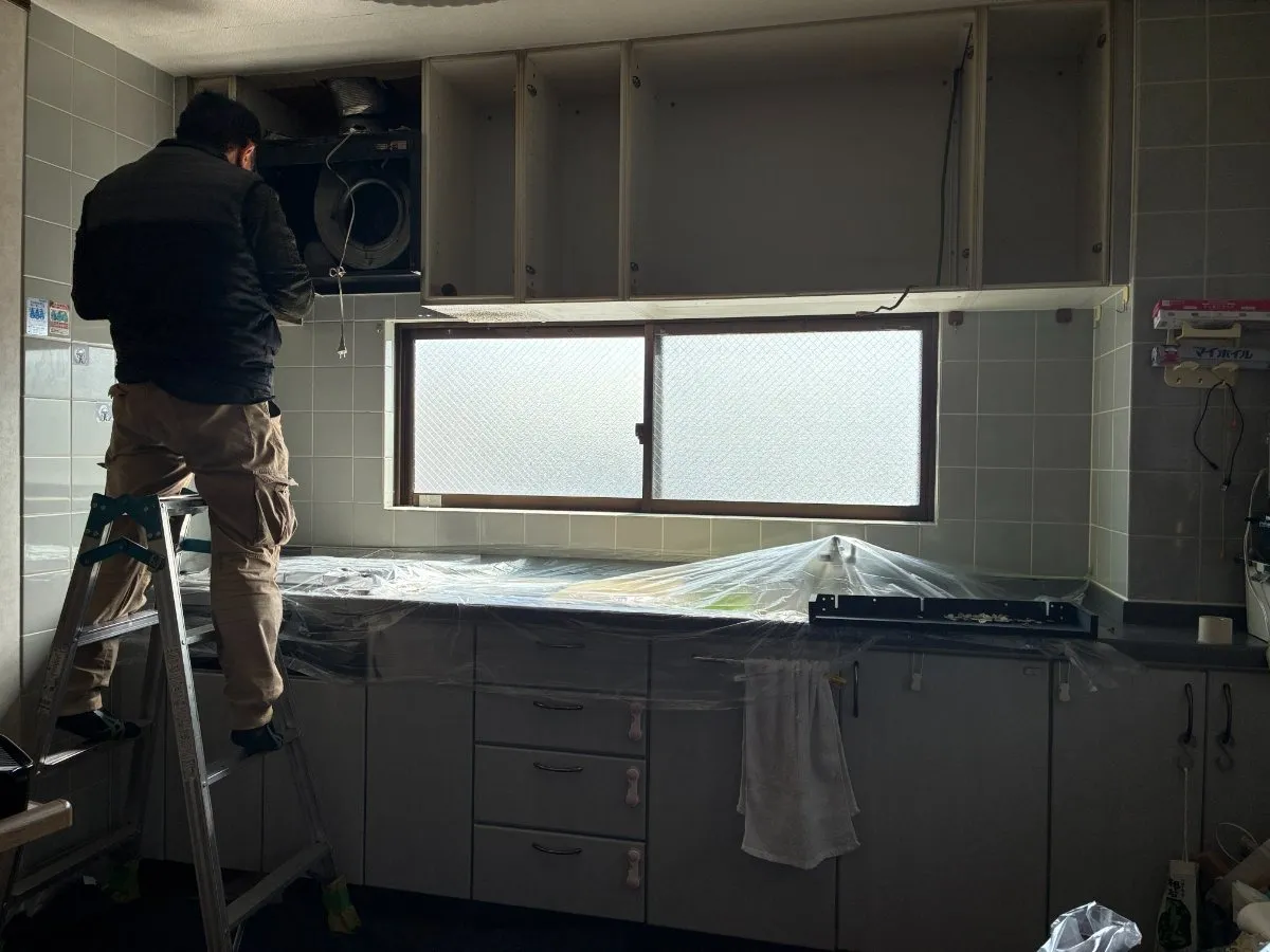 【キッチン吊戸・レンジフード　入れ替え工事】